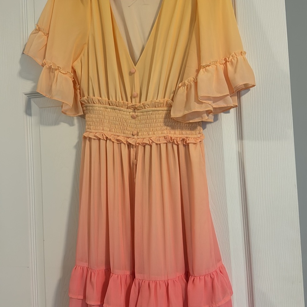 Women’s dress - Picture 3 of 3